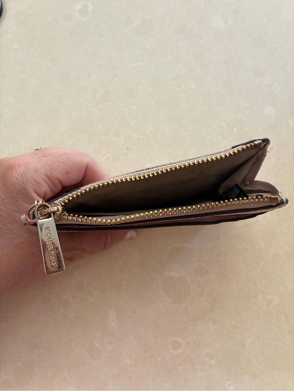 Michael Kors Blush Logo Zip Card Case with Keyring - Picture 3 of 3
